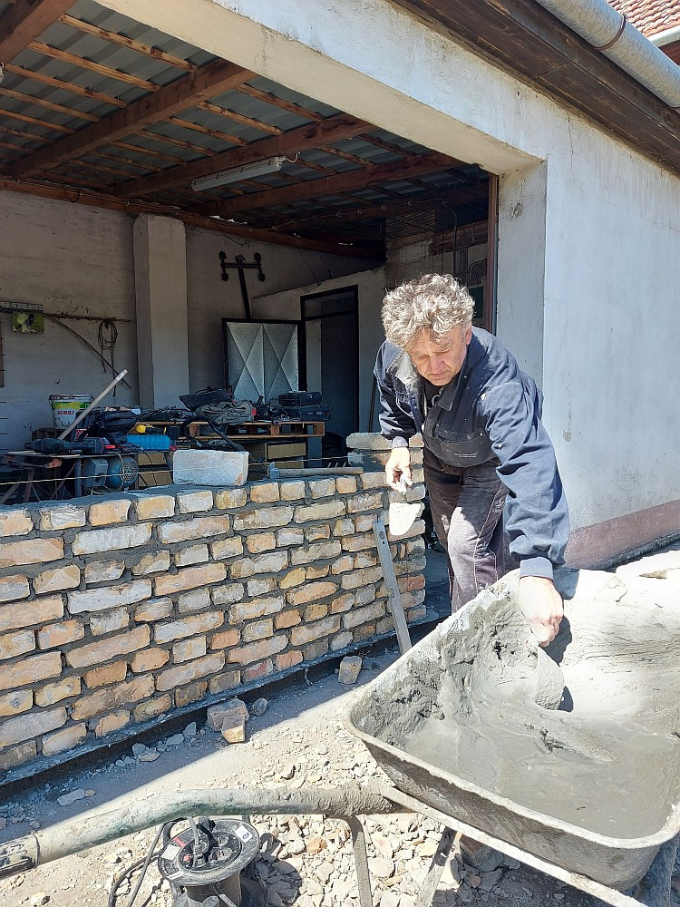 Nebojša Dimić bricklayer works