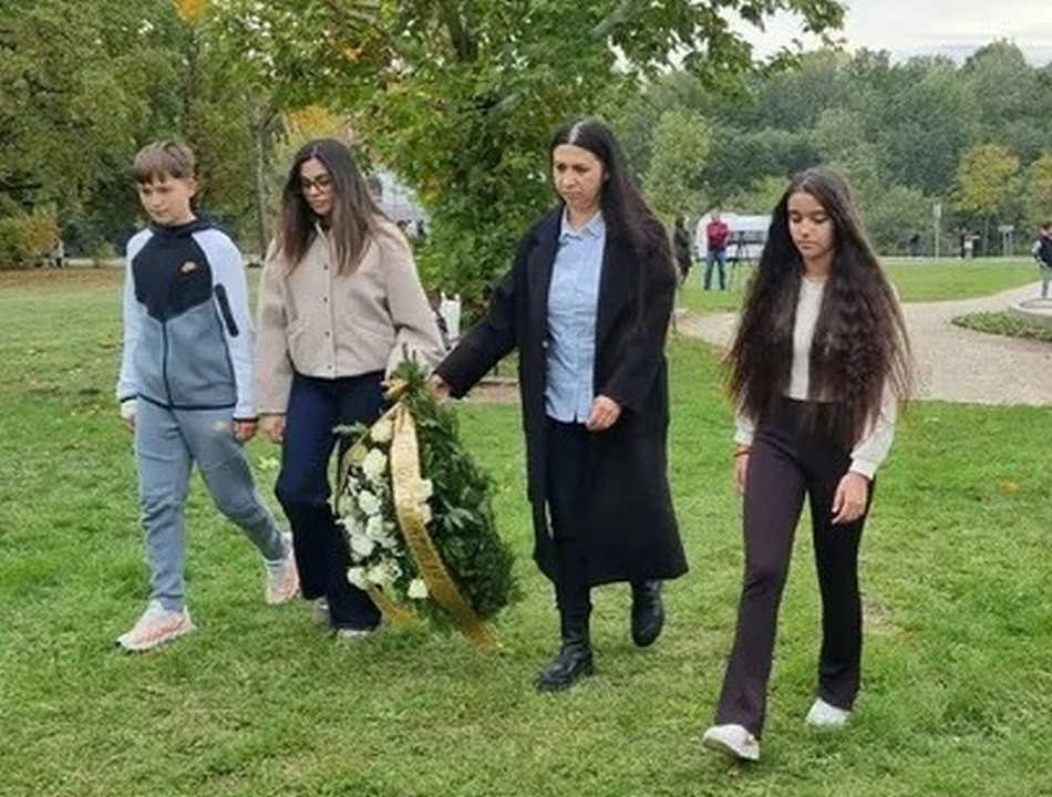 Polaganje venaca, EHO i OŠ 19 Oktobar iz Maršića, u Šumaricama, Kragujevac