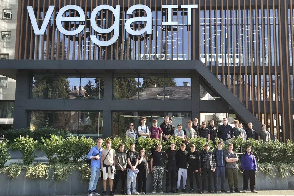 Učenici Ma&scaron;inske &scaron;kole posetili kompaniju Vega IT